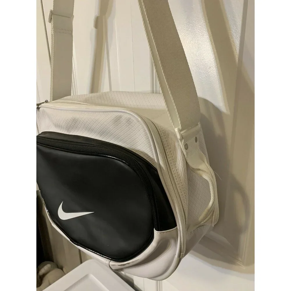 Nike‎ Duffle Bag Max Air Training Gym Sports White Black Overnight Travel